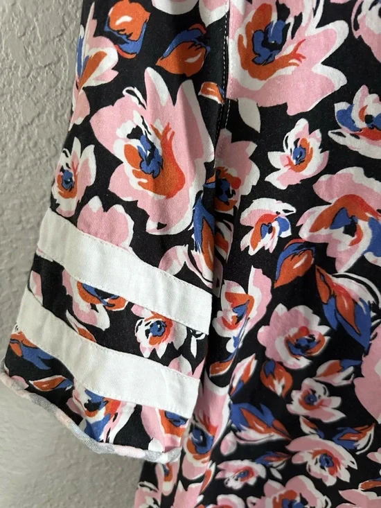 Maeve Anthropologie Floral Graphic Tee 86 Short Sleeve Top Black Pink Size Large - Picture 3 of 9